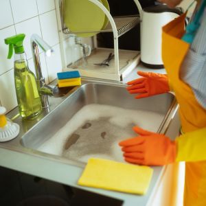 Enzyme vs Chemical Drain Cleaners: What’s Best for NZ Commercial Facilities?